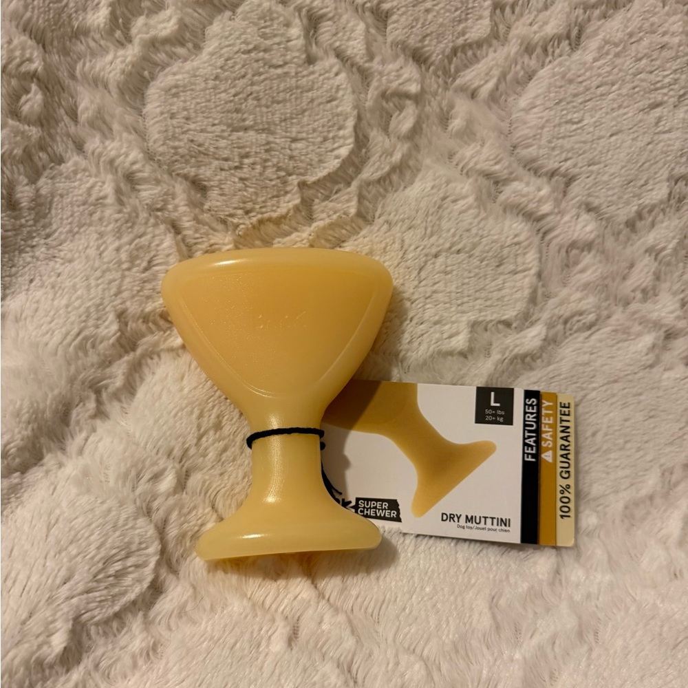NWT Bark Super Chewer Dry Muttini Nylon Chew Toy size Large